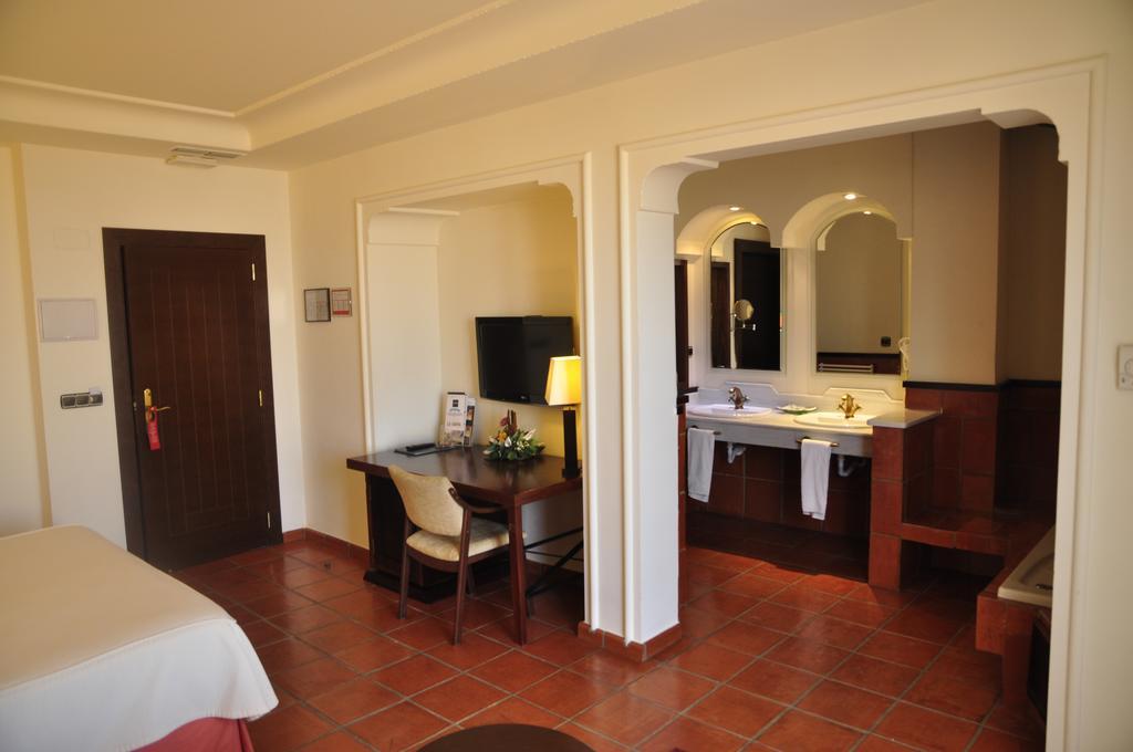 מונאצ'יל Hotel Los Cerezos מראה חיצוני תמונה