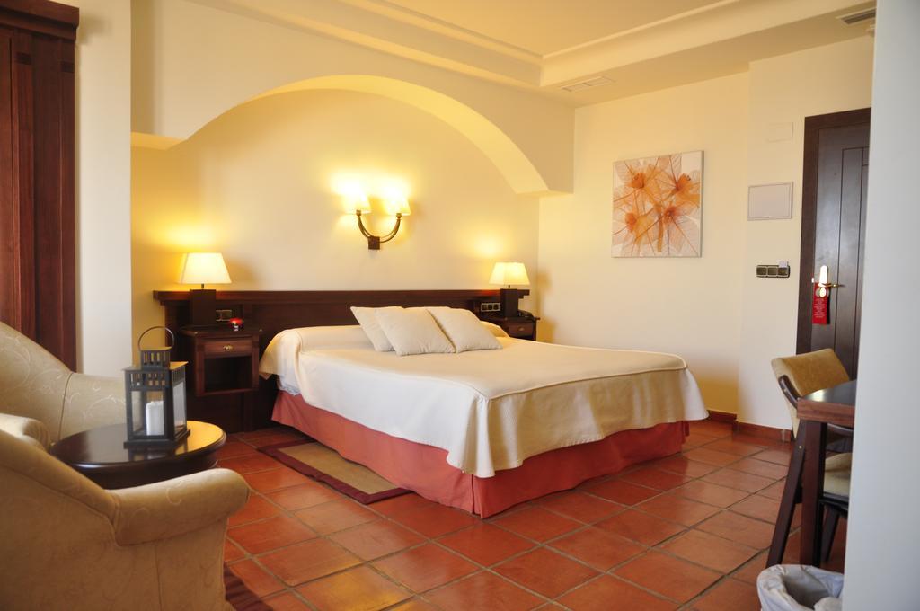 מונאצ'יל Hotel Los Cerezos מראה חיצוני תמונה