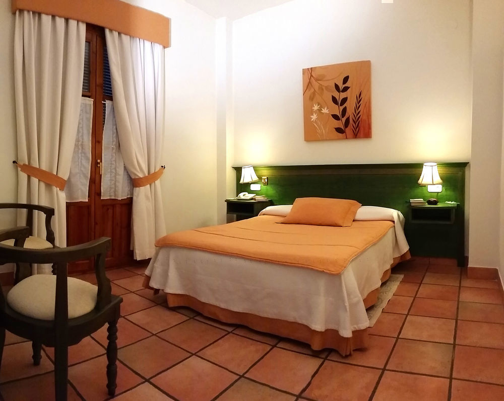 מונאצ'יל Hotel Los Cerezos מראה חיצוני תמונה